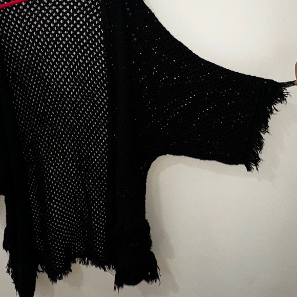 American Eagle Black Knit Shawl Size Medium - Picture 3 of 5
